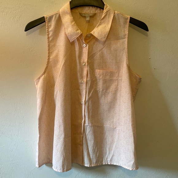 *SOLD*Banana Republic Light Pink Bicycle Pattern Button Down Top Size M - Picture 1 of 6